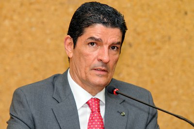 Ministro anuncia 3 novos centros de convenções em Alagoas
