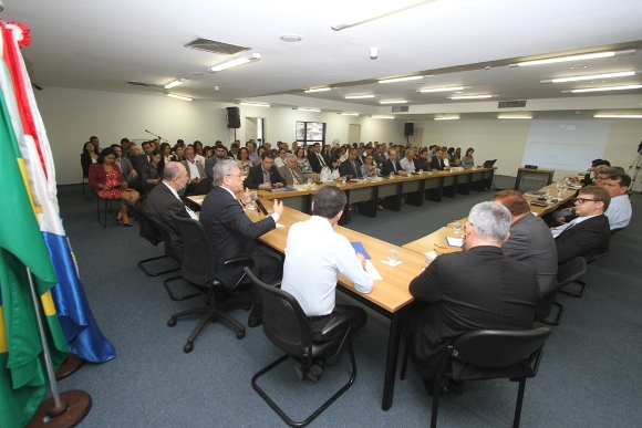 Governador Teotonio Vilela apresenta proposta de transição de governo