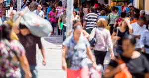 Quase 60 milhões de brasileiros têm dívidas em atraso, diz Serasa