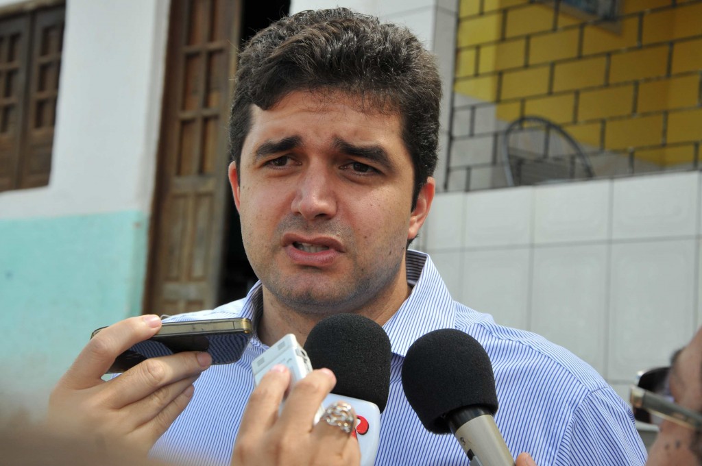 Rui Palmeira fica no PSDB e anuncia campanha de filiação