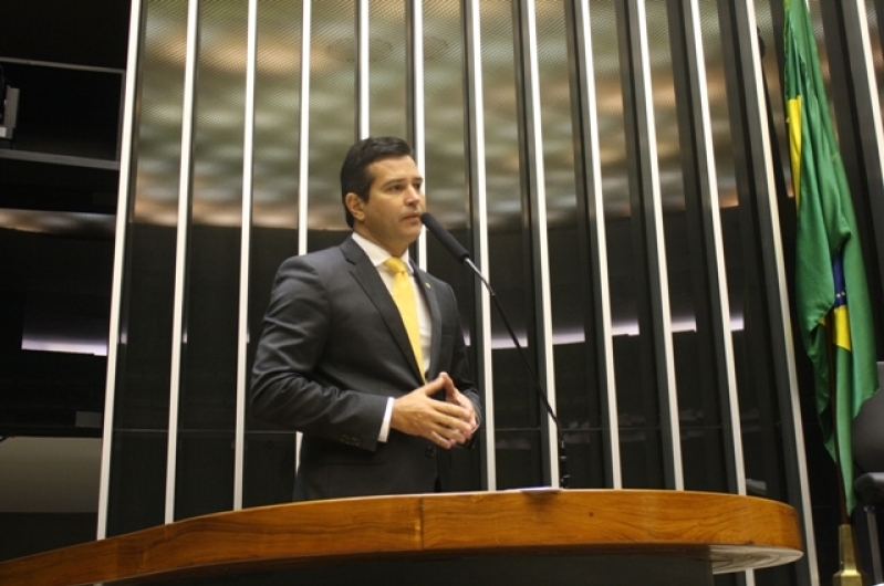 Maurício Quintella não resiste a pressão e vai votar  a favor do impeachment