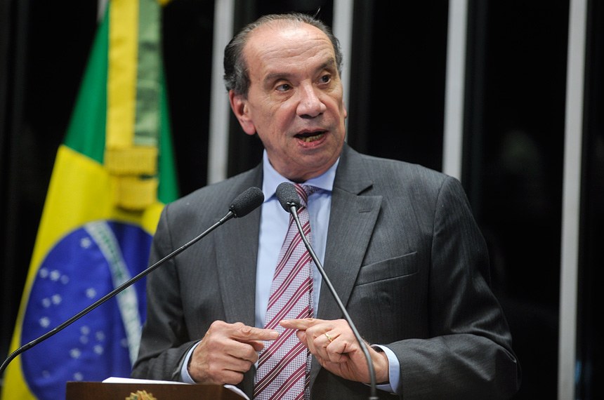 Aloysio Nunes diz que Dilma mentiu sobre contas do governo durante a campanha