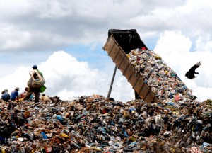 Vetado prazo maior para municípios acabarem com lixões