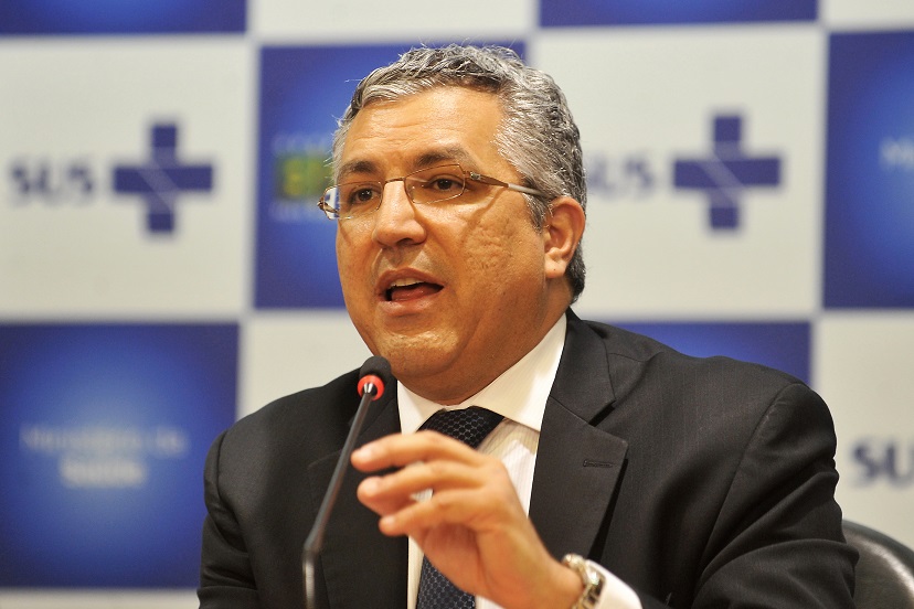 Ex-ministro Alexandre Padilha pode assumir Secretaria de Saúde em Alagoas