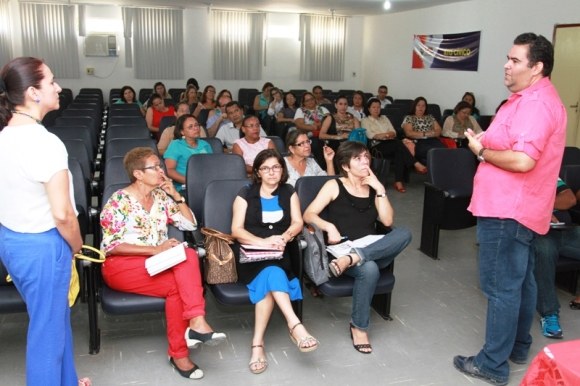 Fepeal discute instituição de fóruns municipais de Educação