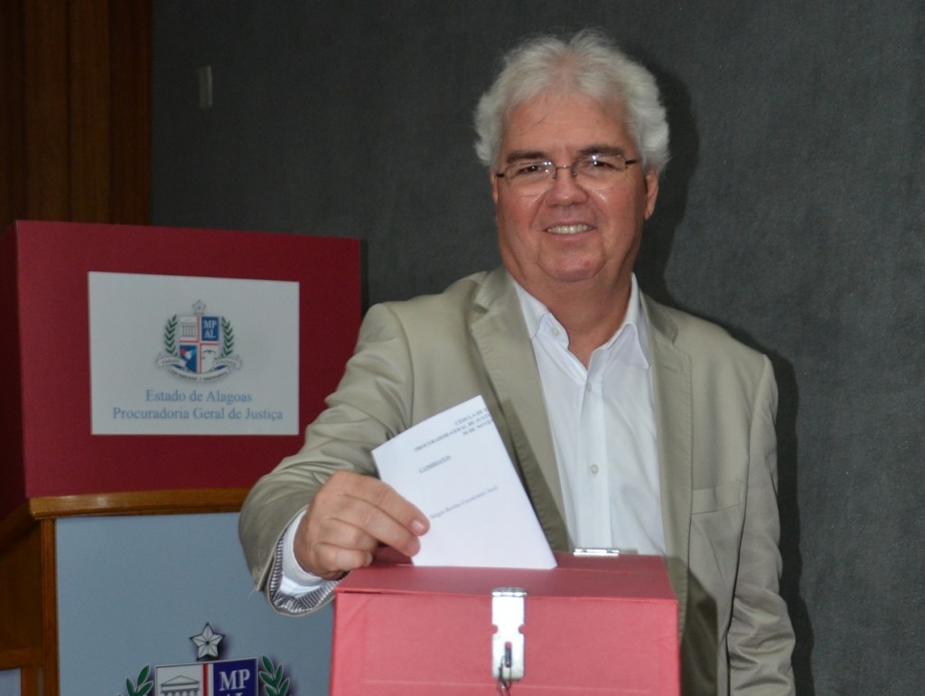 Sérgio Jucá é reconduzido ao cargo de procurador-geral de Justiça