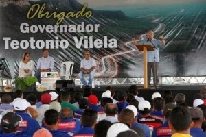 Operários e agricultores agradecem ao governador pelos benefícios do Canal do Sertão