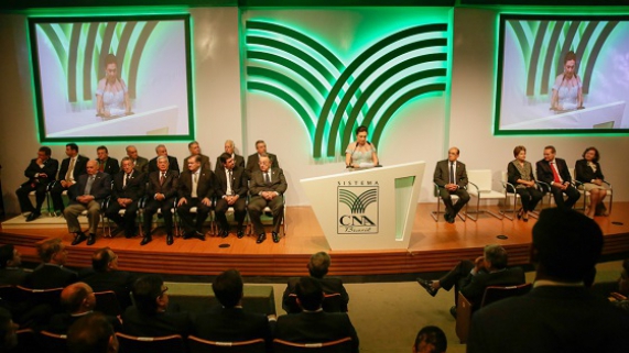 Nova diretoria da CNA, presidida pela senadora Kátia Abreu, é empossada