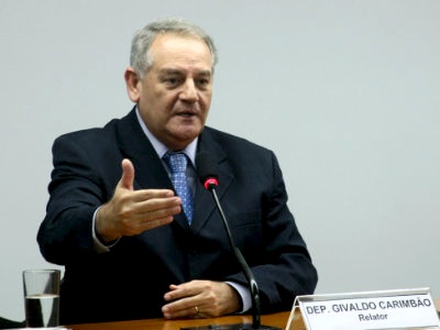 ‘Dilma caía há uma semana, hoje não cai mais’, diz Carimbão