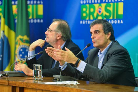 Cardozo anuncia que governo prepara medidas de combate à corrupção