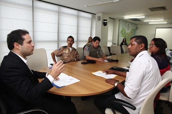 ‘Marca do Governo é o diálogo’, ratifica Renan Filho à liderança agrária