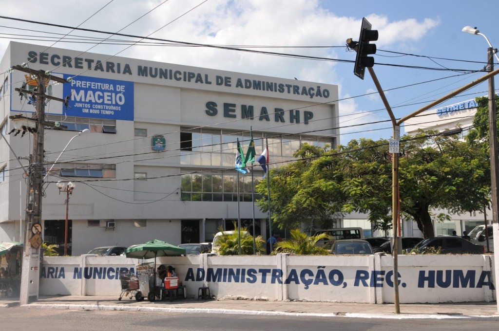 Marajás? Salários na prefeitura de Maceió passam de R$ 75 mil