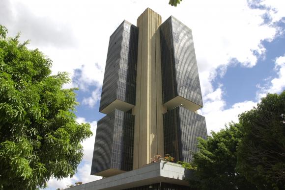 Banco Central: país deve cumprir metas previstas para as contas externas em 2015