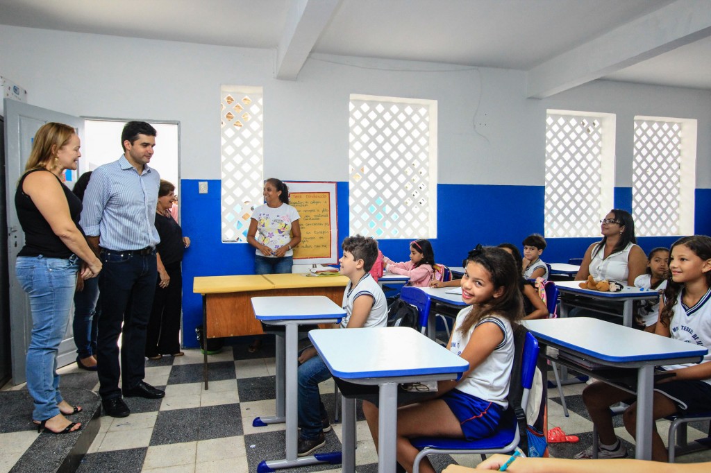 Salário de professor da prefeitura de Maceió passa de R$ 11 mil
