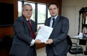 Renan Filho recebe lista tríplice para vaga de conselheiro do Tribunal de Contas