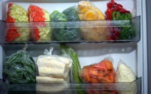 Cuidados simples garantem a conservação de alimentos congelados, afirma Vigilância