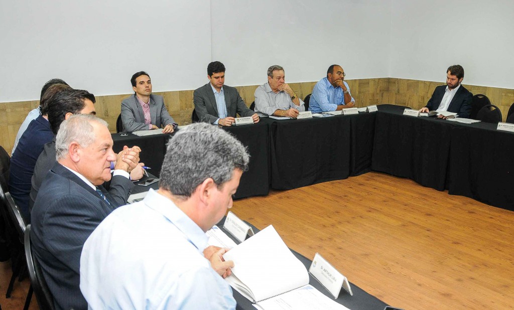 Reunião da bancada federal ‘antecipa’ disputa pela prefeitura de Maceió