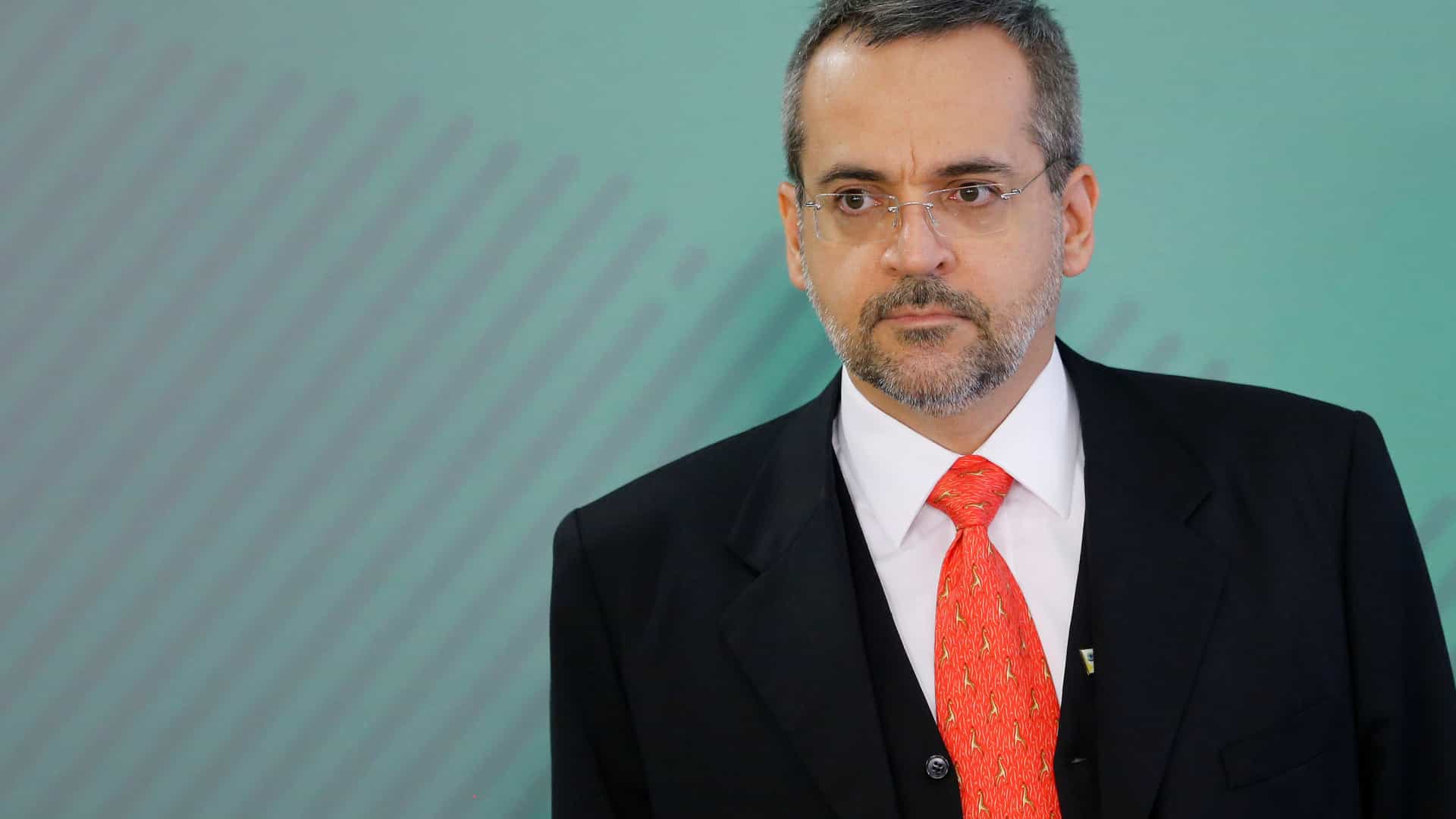 Ministro iguala Lula e Dilma à cocaína encontrada em avião da FAB