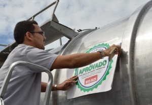 Selo garante qualidade da água potável transportada em caminhões