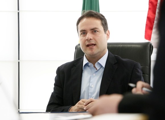 Por conta da crise, Renan Filho deve extinguir mais 5 secretarias