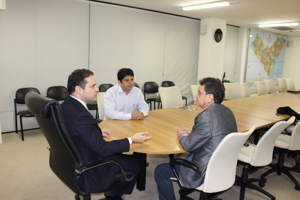 Renan Filho anuncia investimento de R$ 12 milhões em fábrica de leite