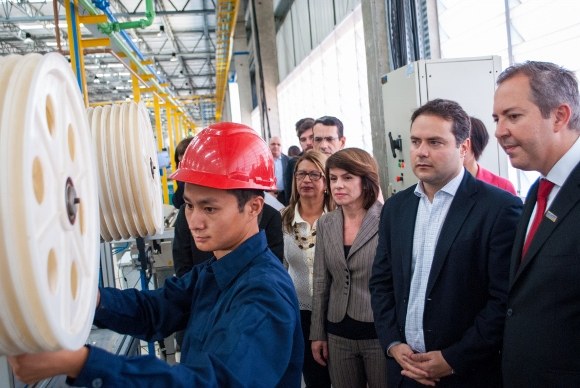 Fábrica chinesa especializada em fibra óptica é inaugurada em Alagoas
