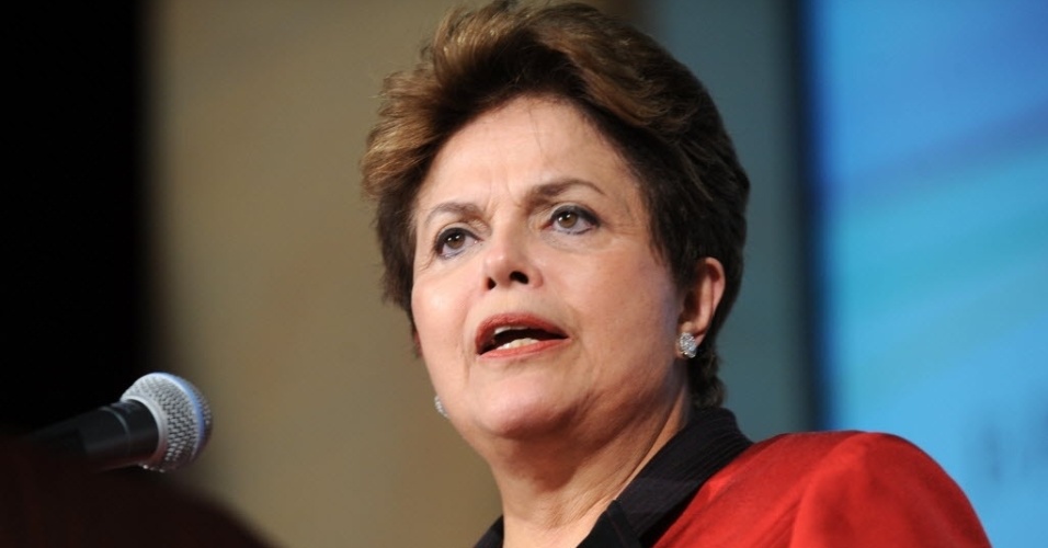 “Não vou cair”, diz presidente Dilma em entrevista a jornal