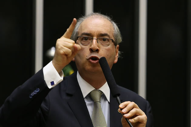 Oposição pede afastamento de Cunha da presidência da Câmara