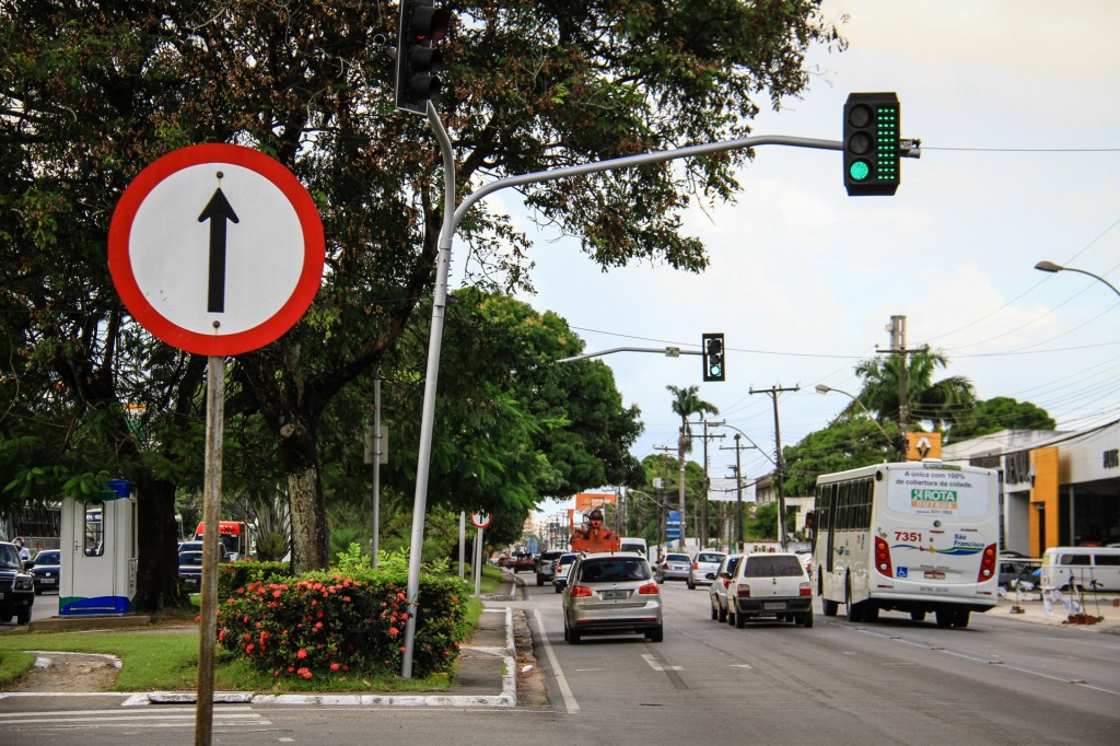 Mais de 70% dos semáforos em Maceió já são de LED