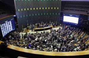 Câmara: Plenário tem pauta trancada por quatro MPs e dois projetos de lei