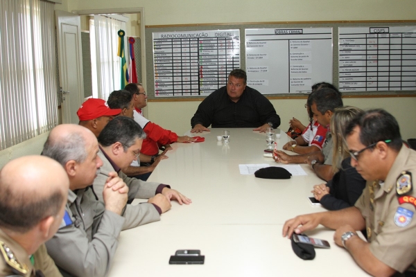 Segurança Pública recebe rodoviários de Maceió e reunião põe fim à greve