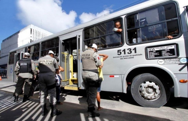 Redução do número de assaltos a ônibus em Maceió ganha destaque nacional