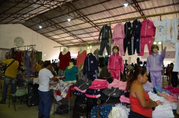 Fiscalização da Sefaz coíbe atuação irregular de feira em bairro de Maceió