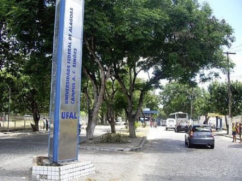 UFAL anuncia concurso com salários acima de R$ 5 mil