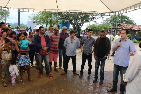Governo entrega sistemas de abastecimento em Cacimbinhas, beneficiando 57 famílias