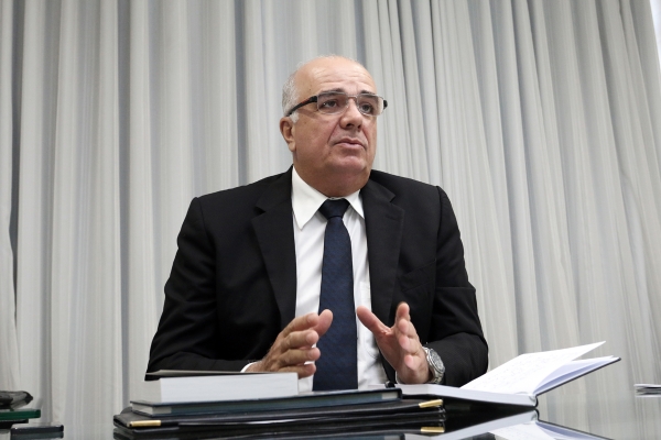 Fábio Farias recebe reclamações de deputados estaduais