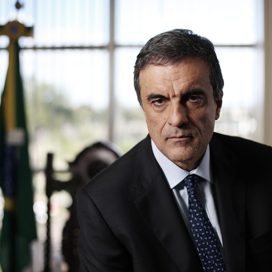 Cardozo fará leitura de defesa de Dilma na Comissão do Impeachment