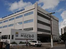 Mais de dois mil servidores da Prefeitura de Maceió podem ficar sem salários em julho
