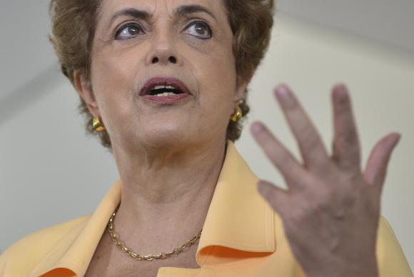 Em carta ao senado, Dilma apoiará o plebiscito