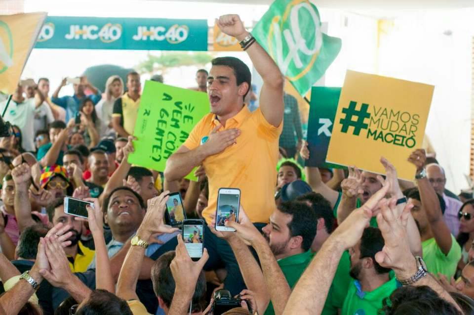 JHC quer conquistar eleitor de Maceió pelas redes sociais