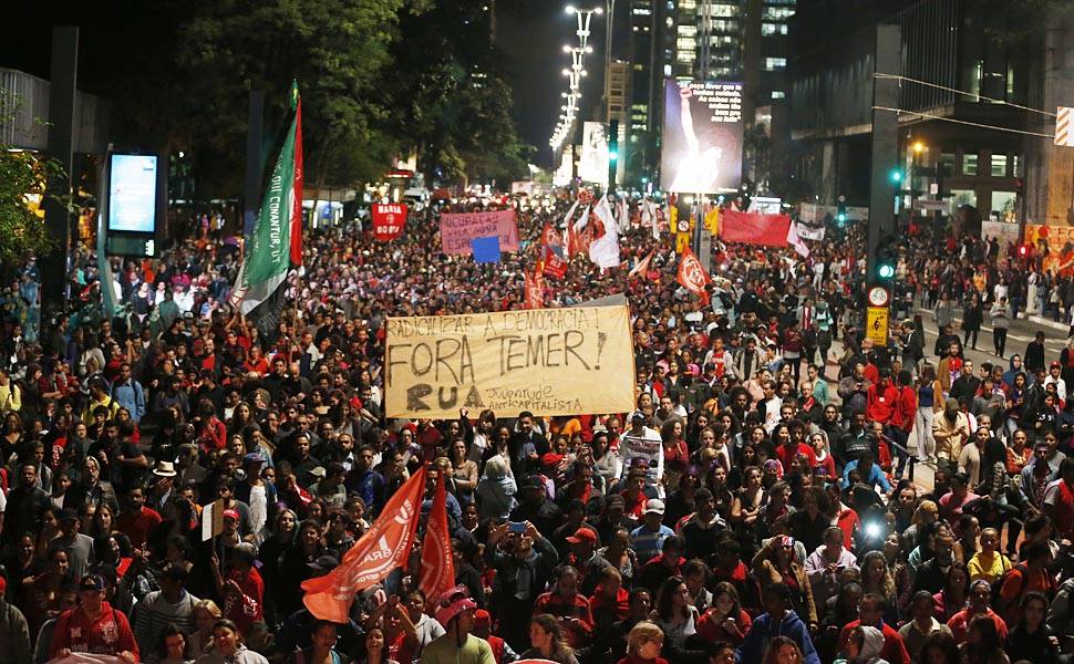 Protesto contra Temer reúne milhares em São Paulo