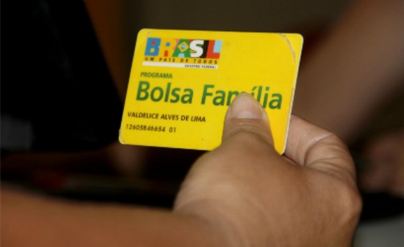 Governo cancela 469 mil benefícios do Bolsa Família e bloqueia 667 mil