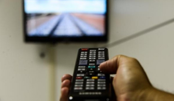 Treze milhões de domicílios no Brasil só têm TV analógica aberta, diz IBGE
