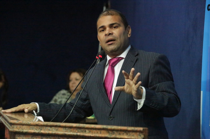 Vereador condena aumento “até na taxa de velório” em Maceió