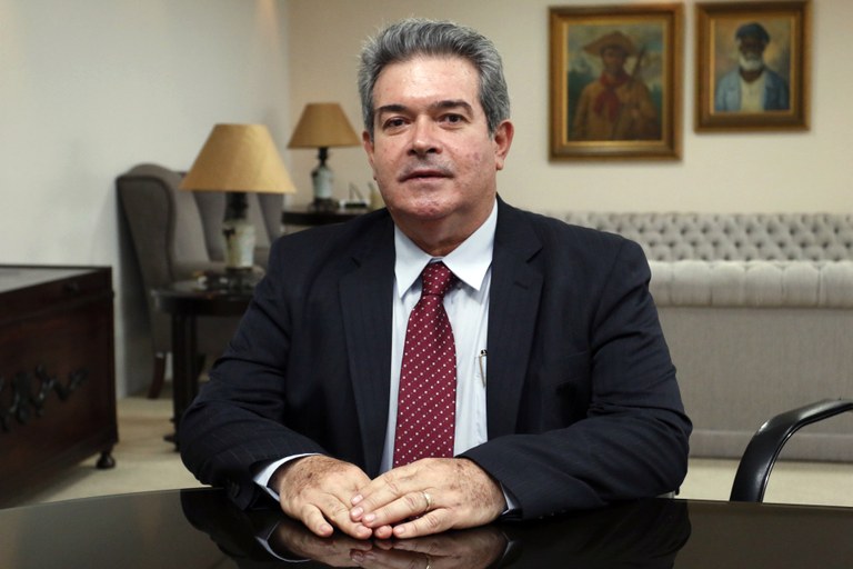 RF vai manter Álvaro Vasconcelos na Secretaria de Agricultura