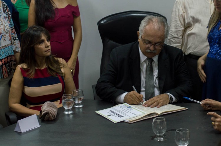 Em Arapiraca, Teófilo anuncia redução de 40% no número de cargos comissionados