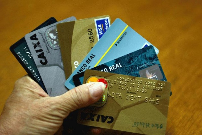 Procon-AL orienta consumidor sobre cobrança em dinheiro ou no cartão