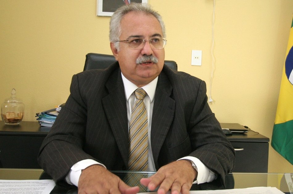 Prefeito de Arapiraca determina corte de 80% dos comissionados