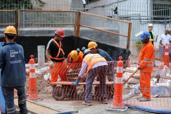 Construção demite mais de um milhão de trabalhadores desde 2014