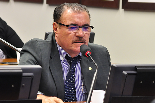 Cícero Almeida pode “desistir” da secretaria dos Esportes